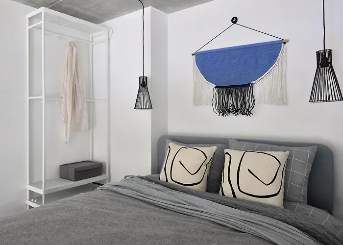 21 Stylish Lofts By Dream アパート